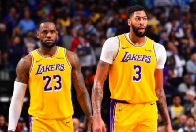 NBA常规赛收官战，詹姆斯三双领衔，湖人险胜勇士锁定西部第三